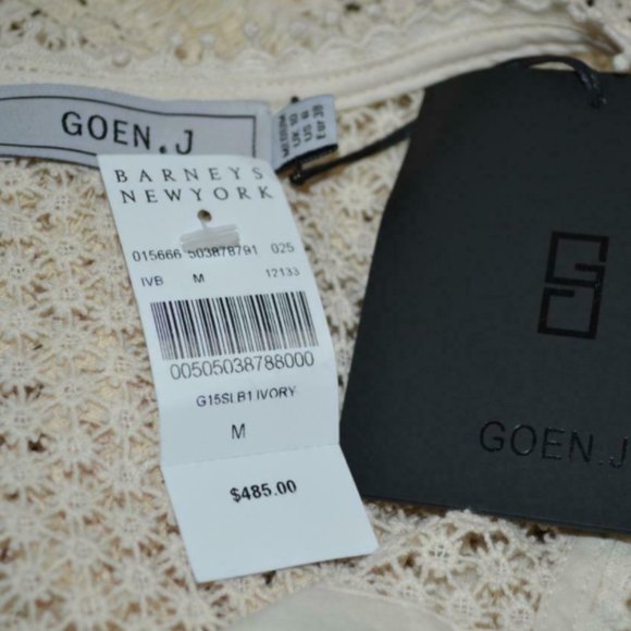 GOEN.J Lace Floral Fringe Sleeveless Button Blouse - Picture 12 of 13